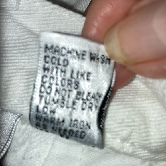 CHICO’s wh w/wh embroidered cotton all over, 2 pockets front, 2 back.  $30 - Picture 5 of 6